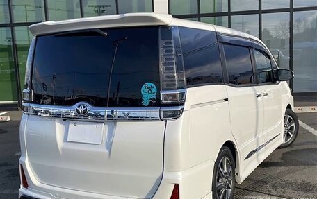 Toyota Voxy III, 2021 год, 2 057 000 рублей, 4 фотография