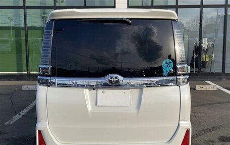 Toyota Voxy III, 2021 год, 2 057 000 рублей, 5 фотография