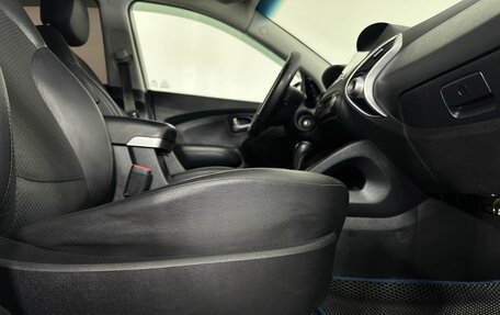 Hyundai ix35 I рестайлинг, 2011 год, 940 000 рублей, 14 фотография