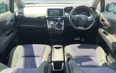 Toyota Wish II, 2016 год, 1 085 000 рублей, 20 фотография