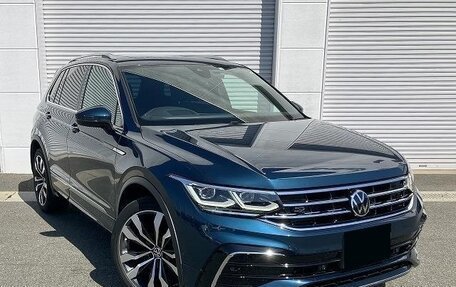 Volkswagen Tiguan II, 2022 год, 1 987 000 рублей, 1 фотография