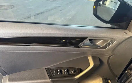 Volkswagen T-Roc I, 2021 год, 1 300 154 рублей, 12 фотография