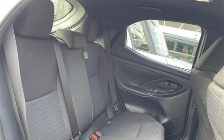 Toyota Yaris, 2022 год, 1 044 000 рублей, 16 фотография