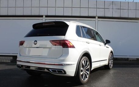 Volkswagen Tiguan II, 2022 год, 1 903 000 рублей, 5 фотография