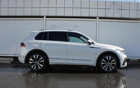 Volkswagen Tiguan II, 2022 год, 1 903 000 рублей, 6 фотография