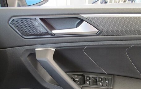 Volkswagen Tiguan II, 2022 год, 1 903 000 рублей, 26 фотография