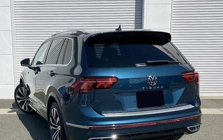 Volkswagen Tiguan II, 2022 год, 1 987 000 рублей, 5 фотография