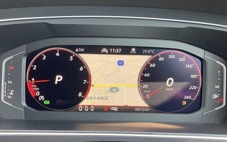 Volkswagen Tiguan II, 2022 год, 1 987 000 рублей, 15 фотография