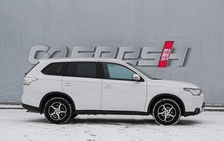 Mitsubishi Outlander III рестайлинг 3, 2014 год, 1 659 000 рублей, 5 фотография
