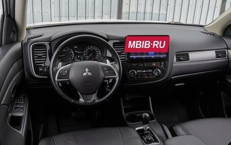 Mitsubishi Outlander III рестайлинг 3, 2014 год, 1 659 000 рублей, 6 фотография