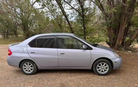 Toyota Prius IV XW50, 2002 год, 290 000 рублей, 2 фотография