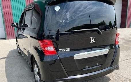 Honda Freed I, 2011 год, 1 050 000 рублей, 3 фотография