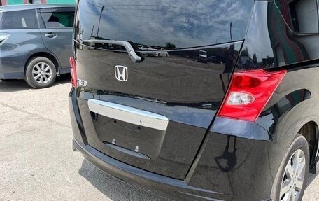 Honda Freed I, 2011 год, 1 050 000 рублей, 4 фотография