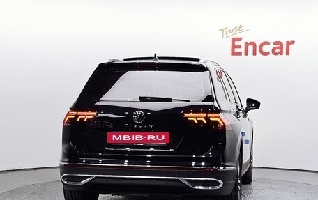 Volkswagen Tiguan II, 2024 год, 4 700 469 рублей, 3 фотография