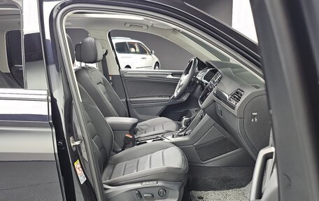 Volkswagen Tiguan II, 2024 год, 4 700 469 рублей, 10 фотография