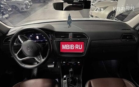 Volkswagen Tiguan II, 2022 год, 3 200 469 рублей, 7 фотография