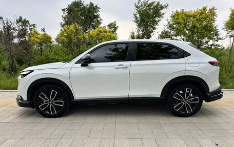 Honda Vezel, 2022 год, 1 849 000 рублей, 2 фотография