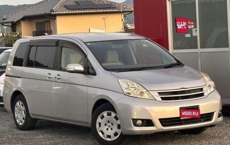Toyota ISis I, 2012 год, 983 000 рублей, 1 фотография