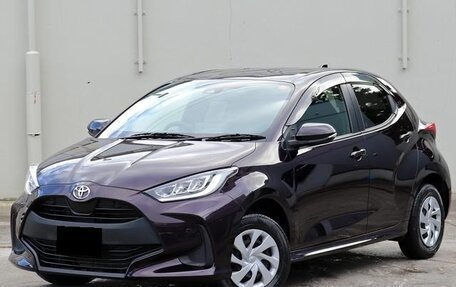 Toyota Yaris, 2022 год, 1 143 000 рублей, 8 фотография