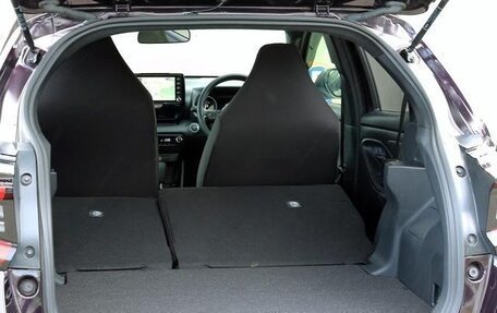 Toyota Yaris, 2022 год, 1 143 000 рублей, 30 фотография