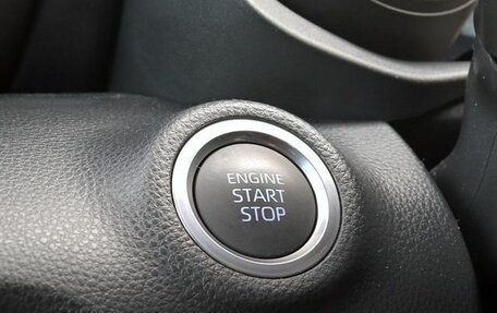 Toyota Yaris, 2022 год, 1 143 000 рублей, 23 фотография