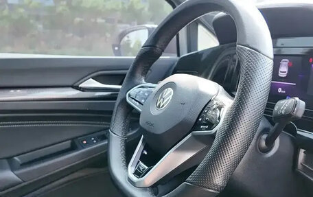 Volkswagen Golf VIII, 2022 год, 2 100 000 рублей, 11 фотография