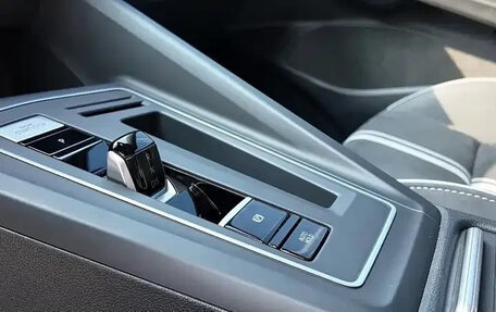 Volkswagen Golf VIII, 2022 год, 2 100 000 рублей, 13 фотография