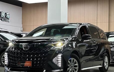 Toyota Granvia, 2024 год, 7 355 202 рублей, 2 фотография