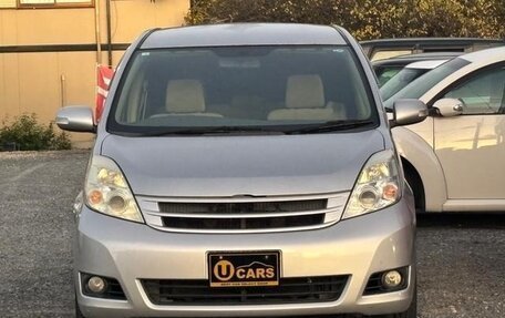 Toyota ISis I, 2012 год, 983 000 рублей, 2 фотография