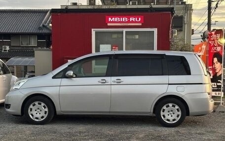 Toyota ISis I, 2012 год, 983 000 рублей, 3 фотография