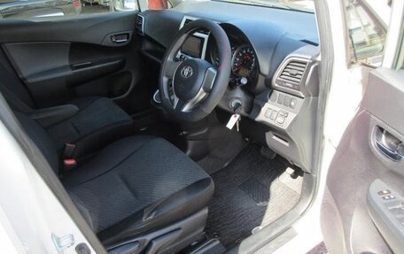 Toyota Ractis II, 2013 год, 737 000 рублей, 17 фотография