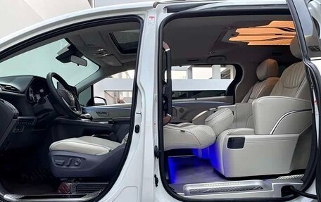 Toyota Granvia, 2024 год, 7 400 202 рублей, 16 фотография