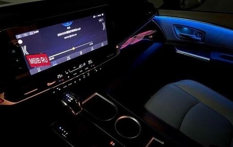 Toyota Granvia, 2024 год, 7 400 202 рублей, 23 фотография