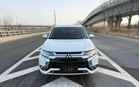Mitsubishi Outlander III рестайлинг 3, 2022 год, 1 950 002 рублей, 5 фотография