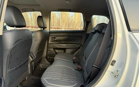 Mitsubishi Outlander III рестайлинг 3, 2022 год, 1 950 002 рублей, 8 фотография