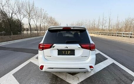 Mitsubishi Outlander III рестайлинг 3, 2022 год, 1 950 002 рублей, 7 фотография