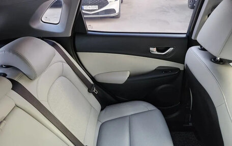 Hyundai Kona I, 2022 год, 1 750 000 рублей, 16 фотография