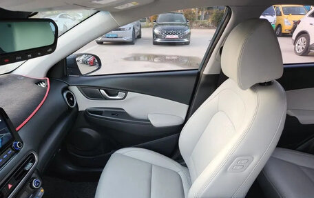 Hyundai Kona I, 2022 год, 1 750 000 рублей, 12 фотография