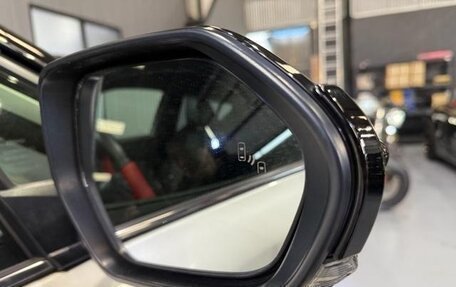 Toyota C-HR I рестайлинг, 2023 год, 1 598 000 рублей, 8 фотография