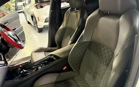 Toyota C-HR I рестайлинг, 2023 год, 1 598 000 рублей, 19 фотография