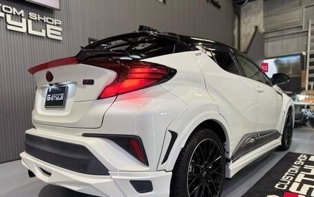 Toyota C-HR I рестайлинг, 2023 год, 1 598 000 рублей, 6 фотография