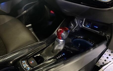 Toyota C-HR I рестайлинг, 2023 год, 1 598 000 рублей, 28 фотография