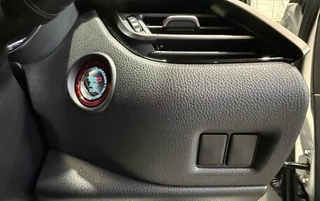 Toyota C-HR I рестайлинг, 2023 год, 1 598 000 рублей, 25 фотография