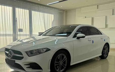 Mercedes-Benz A-Класс, 2021 год, 1 850 000 рублей, 2 фотография