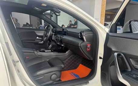 Mercedes-Benz A-Класс, 2021 год, 1 850 000 рублей, 10 фотография