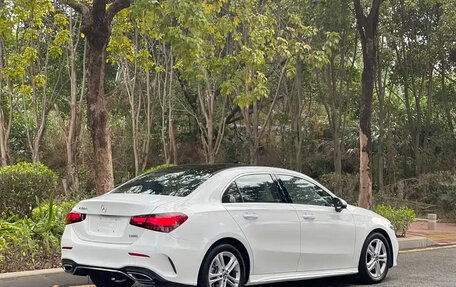 Mercedes-Benz A-Класс, 2023 год, 1 900 000 рублей, 4 фотография