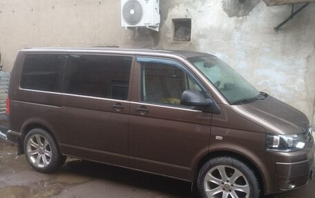 Volkswagen Caravelle T5, 2011 год, 1 350 000 рублей, 2 фотография