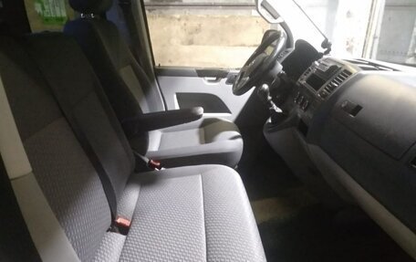 Volkswagen Caravelle T5, 2011 год, 1 350 000 рублей, 8 фотография