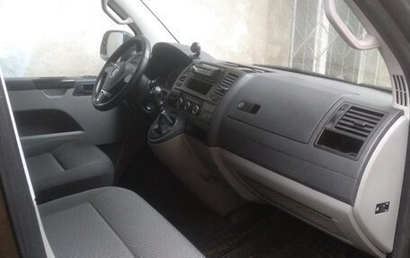 Volkswagen Caravelle T5, 2011 год, 1 350 000 рублей, 7 фотография