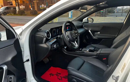 Mercedes-Benz A-Класс, 2022 год, 1 870 000 рублей, 6 фотография